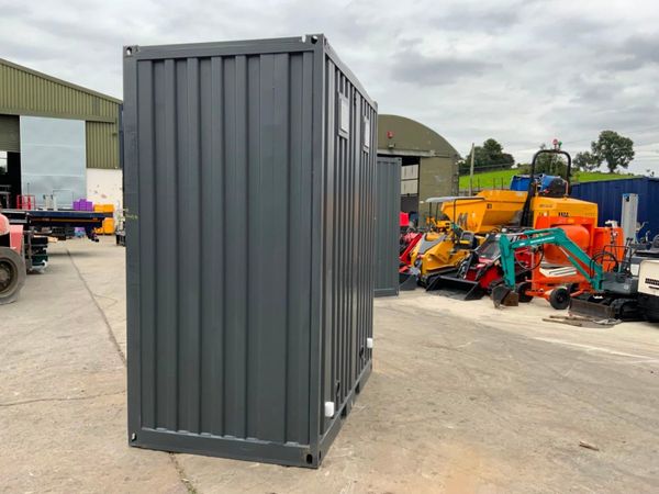 UNUSED DOUBLE CUBICLE TOILET POD.......1045m. 365109064