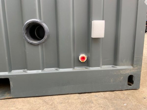 UNUSED DOUBLE CUBICLE TOILET POD.......1045m. 365109067