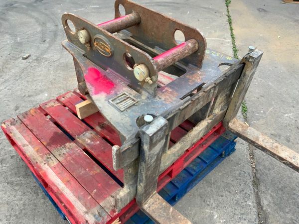 STRICKLAND PALLET FORKS...65mm / 80mm....1327t. 365101258