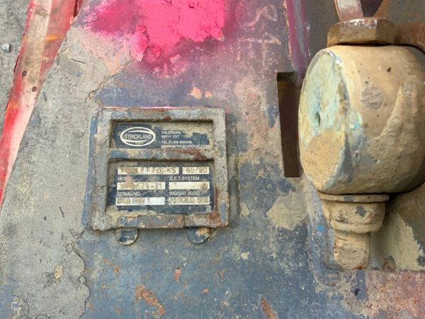 STRICKLAND PALLET FORKS...65mm / 80mm....1327t. 365101260