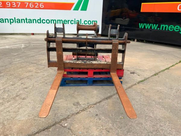2021 JCB PALLET FORKS......65mm / 80mm.......1326 365102469