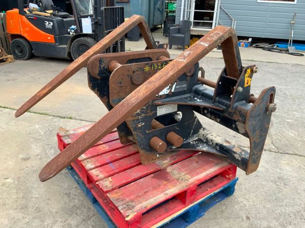 2021 JCB PALLET FORKS......65mm / 80mm.......1326 365102475