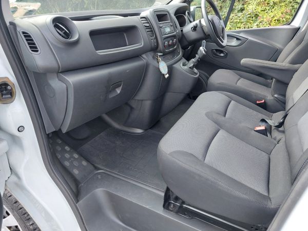 Renault Trafic 211 LWB 2.0L DCI Price includes Vat 365137095