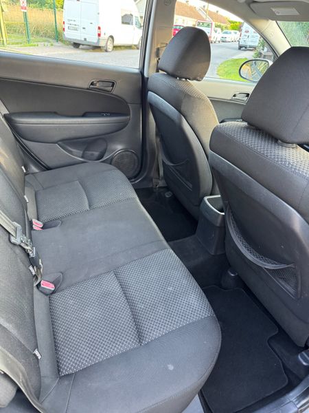 2010 Hyundai i30 1.6CDTI Estate 365131409