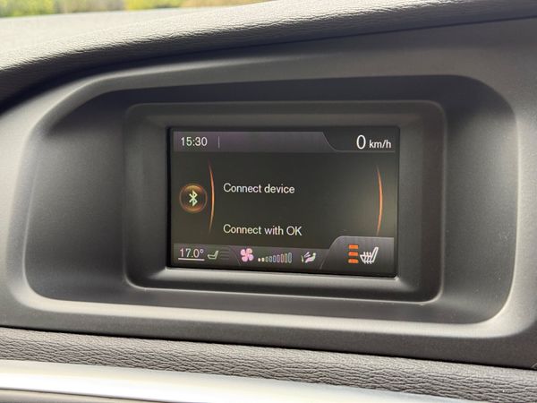 Low Kms Volvo V40! 365141177