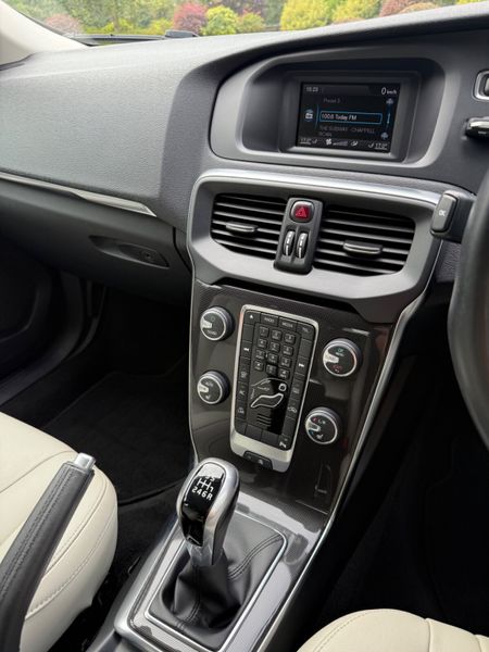 Low Kms Volvo V40! 365141185