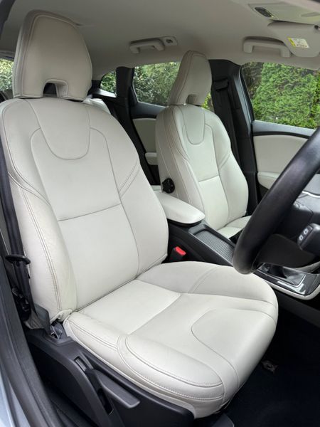 Low Kms Volvo V40! 365141187