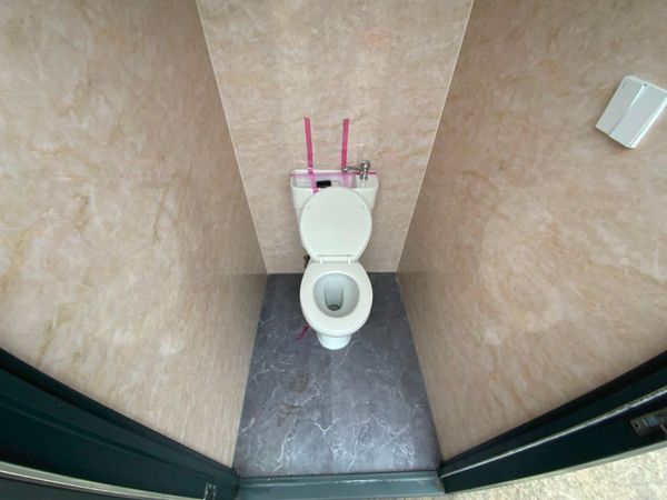 SINGLE OCCUPANCY PORTABLE TOILET POD...1043. 365154807