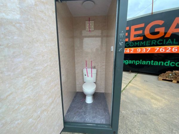 SINGLE OCCUPANCY PORTABLE TOILET POD...1043. 365154808