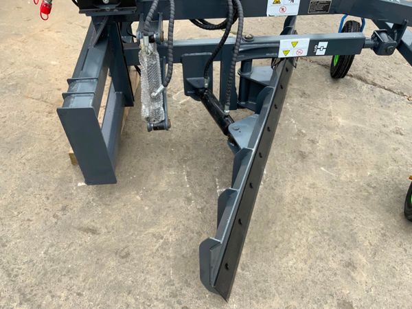 SKID STEER ROAD GRADING ATTACHMENT....1233m. 365158164