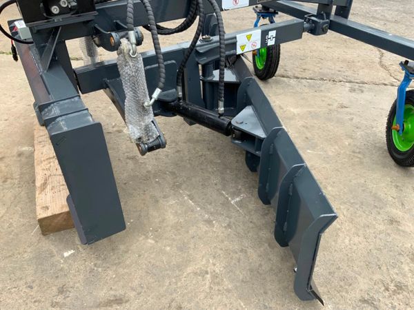 SKID STEER ROAD GRADING ATTACHMENT....1233m. 365158165