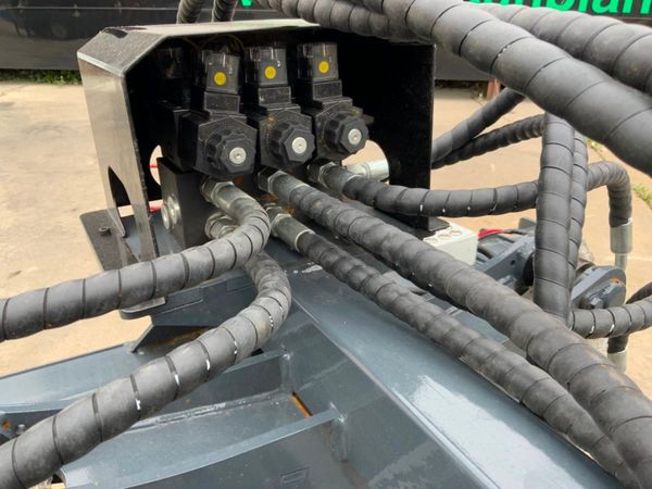 SKID STEER ROAD GRADING ATTACHMENT....1233m. 365158161