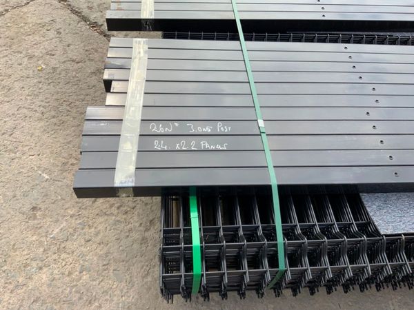 UNUSED V MESH SECURITY FENCING ...........223m. 365166592