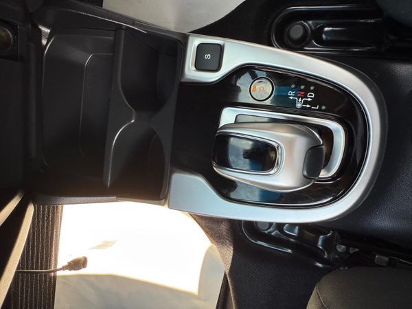 2019 Honda Fit 1.5 Petrol Hybrid keyless 365184795