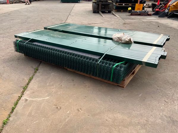 UNUSED V MESH SECURITY FENCING BUNDLE...220m. 365189548