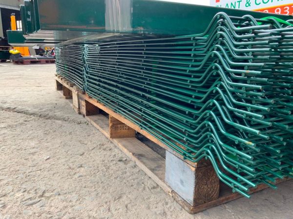 UNUSED V MESH SECURITY FENCING BUNDLE...220m. 365189554