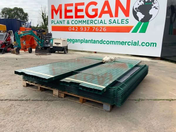 UNUSED V MESH SECURITY FENCING BUNDLE...220m. 365189555