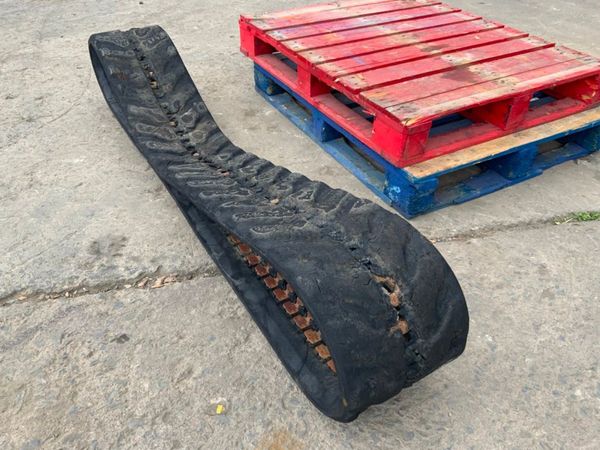 300 x 53 x 84 KUBOTA RUBBER TRACK.....rg268-22311. 365197565