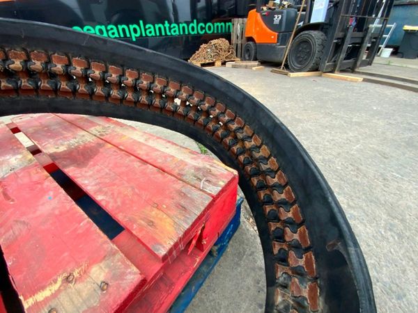 300 x 53 x 84 KUBOTA RUBBER TRACK.....rg268-22311. 365197575