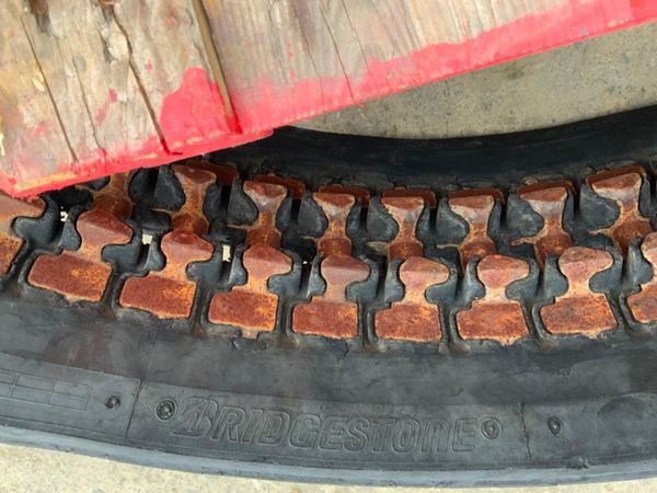 300 x 53 x 84 KUBOTA RUBBER TRACK.....rg268-22311. 365197579