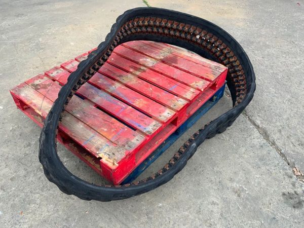 300 x 53 x 84 KUBOTA RUBBER TRACK.....rg268-22311. 365197570