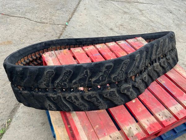 300 x 53 x 84 KUBOTA RUBBER TRACK.....rg268-22311. 365197573