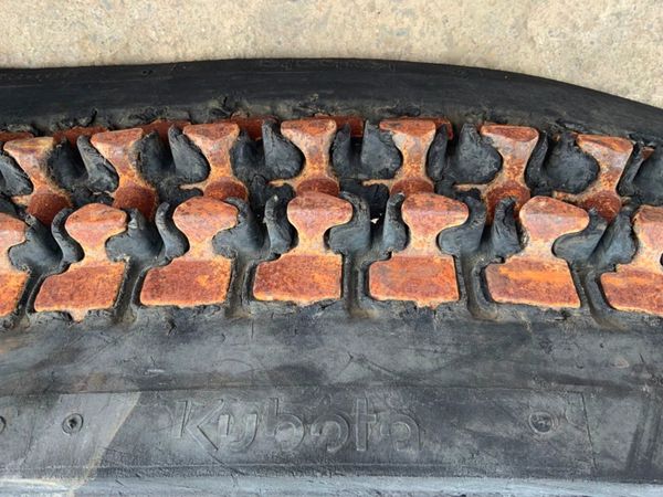 300 x 53 x 84 KUBOTA RUBBER TRACK.....rg268-22311. 365197581