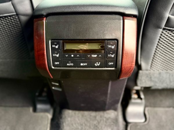 Land Cruiser Auto 7 Seats Low km business edition 365198811