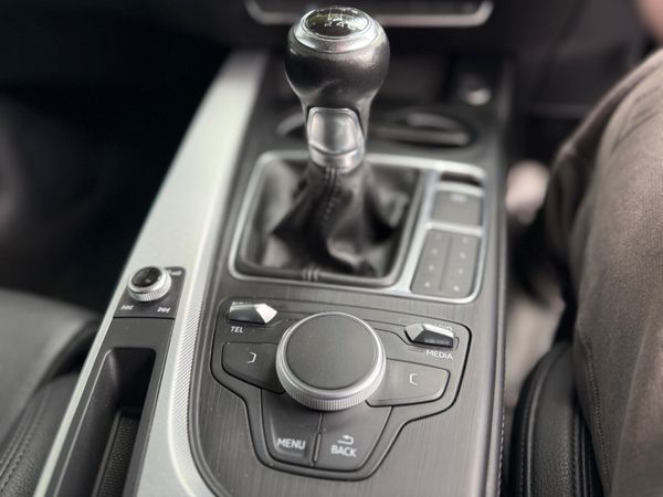 Audi A4 Ultra 2018 365190231