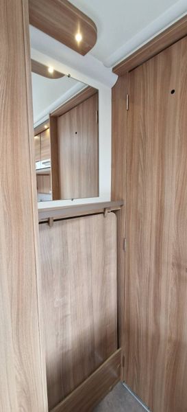 Bailey Pegasus GT-70 Caravan Fixed Bed 365190945