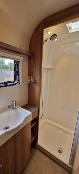 Bailey Pegasus GT-70 Caravan Fixed Bed 365190950