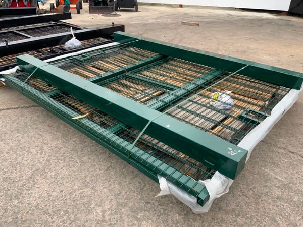 20ft SITE / YARD ENTRANCE GATES & POSTS.....225m 365191055