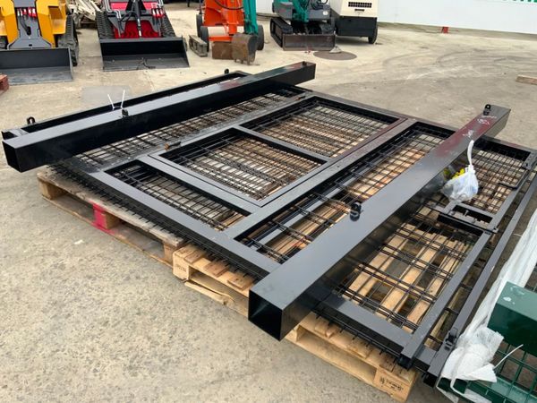 20ft SITE / YARD ENTRANCE GATES & POSTS.....225m 365191056