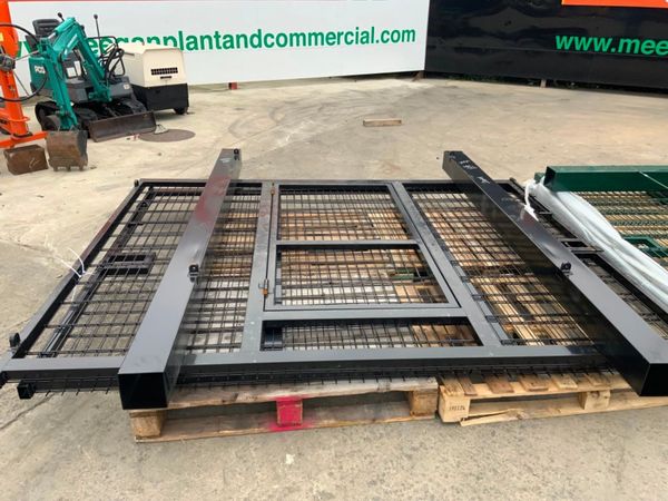 20ft SITE / YARD ENTRANCE GATES & POSTS.....225m 365191058