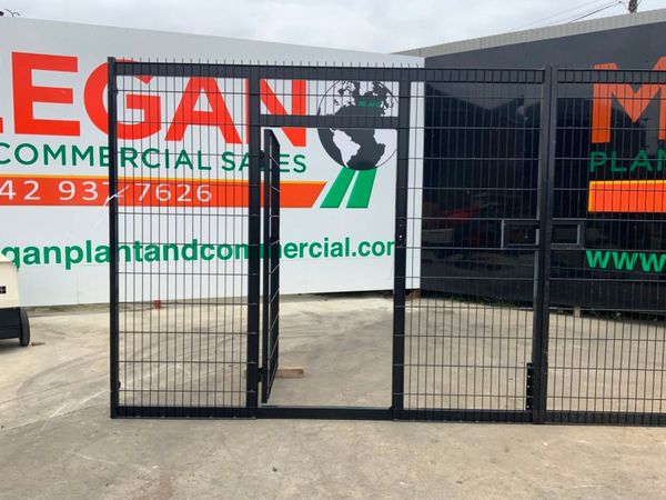 20ft SITE / YARD ENTRANCE GATES & POSTS.....225m 365191076