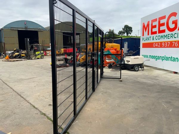 20ft SITE / YARD ENTRANCE GATES & POSTS.....225m 365191073