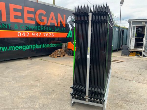 ARROW TOP METAL RAILING & POSTS.......35w.. 365193271