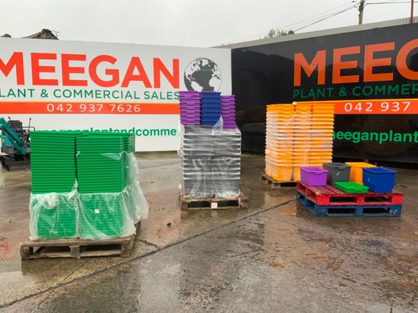UNUSED PLASTIC STORAGE BOXES / TRAYS....2053. 365245998