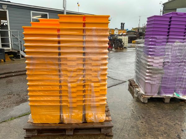 UNUSED PLASTIC STORAGE BOXES / TRAYS....2053. 365246008