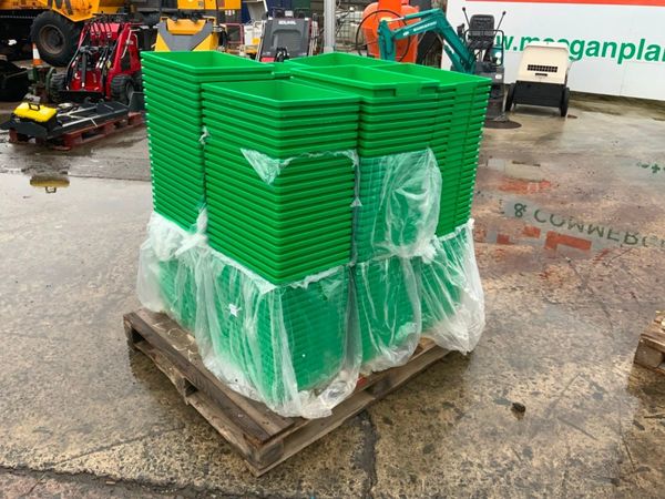 UNUSED PLASTIC STORAGE BOXES / TRAYS....2053. 365246000