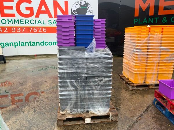 UNUSED PLASTIC STORAGE BOXES / TRAYS....2053. 365246001