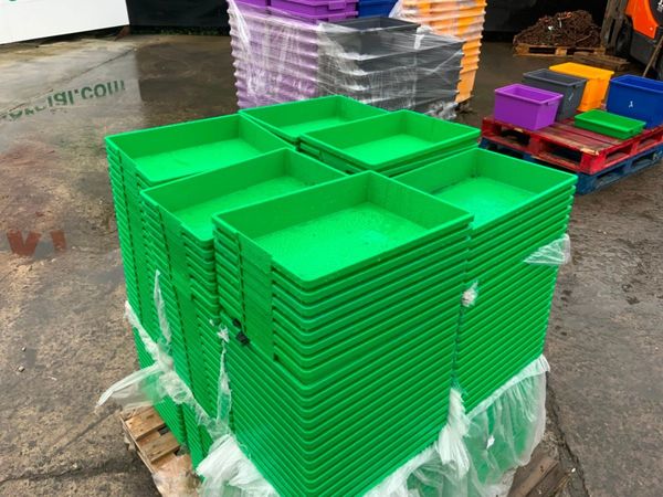 UNUSED PLASTIC STORAGE BOXES / TRAYS....2053. 365246016