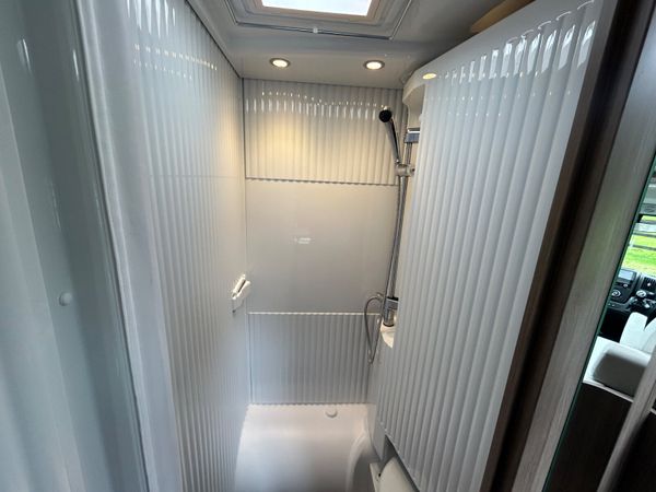 241 CITROEN CARADO V132 PRO - 2 BERTH - STUNNING - 365250567