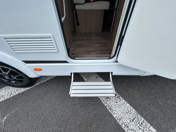 241 CITROEN CARADO V132 PRO - 2 BERTH - STUNNING - 365250571