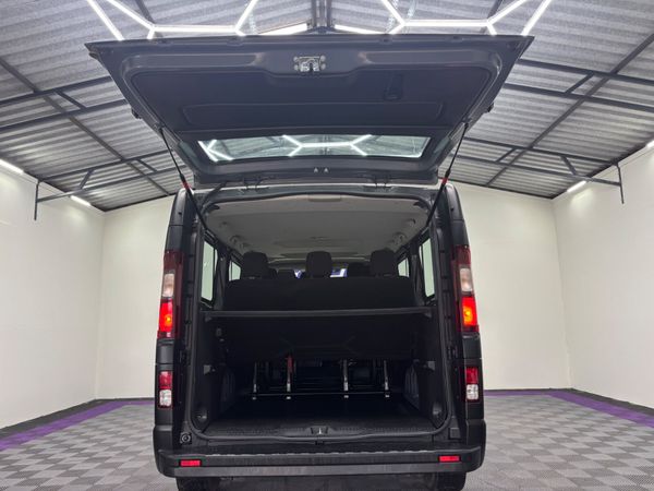 231 RENAULT TRAFFIC LWB 9 SEATER BUSINESS 365251398