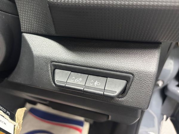 231 RENAULT TRAFFIC LWB 9 SEATER BUSINESS 365251405