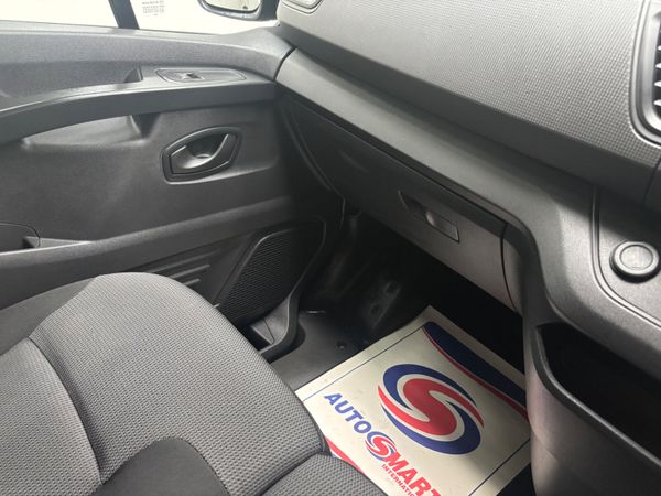 231 RENAULT TRAFFIC LWB 9 SEATER BUSINESS 365251439