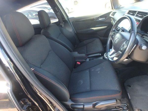 2014 Honda Fit 1.5 Hybrid 365307107