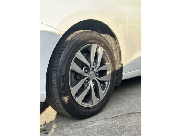 Hyundai i30 I 30 DELUXE 5DR 365315395