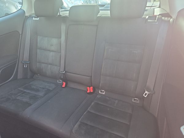 Volkswagen Golf 1.6 TDi Highline 365365923